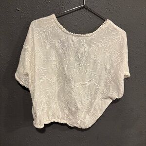 Women’s Chelsea & Violet Elegant White Embroidered Blouse
